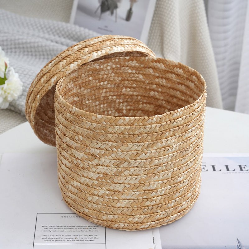 Panier en osier avec couvercle pour rangement élégant et pratique, léger et naturel