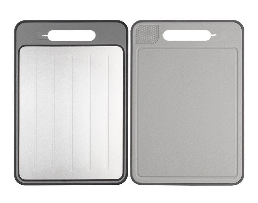 Planche à découper 4 en 1 en métal durable avec fonctions découpe, décongélation, aiguisoir et râpage, design compact et facile à nettoyer.