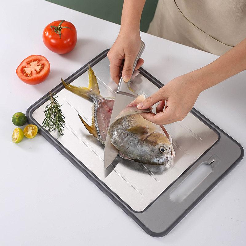 Planche à découper 4 en 1 multifonctions avec découpe, décongélation, aiguisoir et râpage en métal durable pour cuisine organisée et pratique