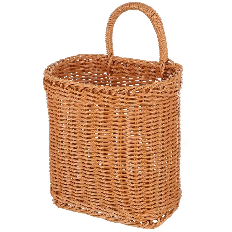 Panier en rotin suspendu