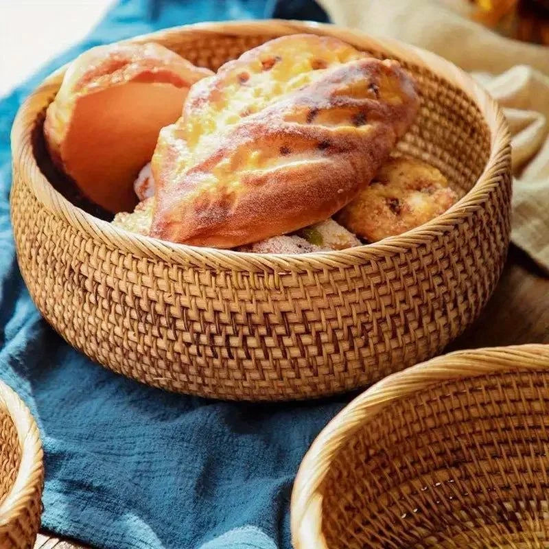panier à fruit en rotin tressé naturel avec design aéré pour fruits frais élégant et pratique pour cuisine chaleureuse