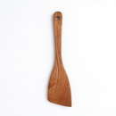 Spatule en bois naturel, design élégant, douce au toucher, idéale pour cuisiner sans abîmer les ustensiles.