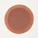 Set de 4 dessous de plat ronds en papier tissé marron avec franges décoratives pour protection de table.