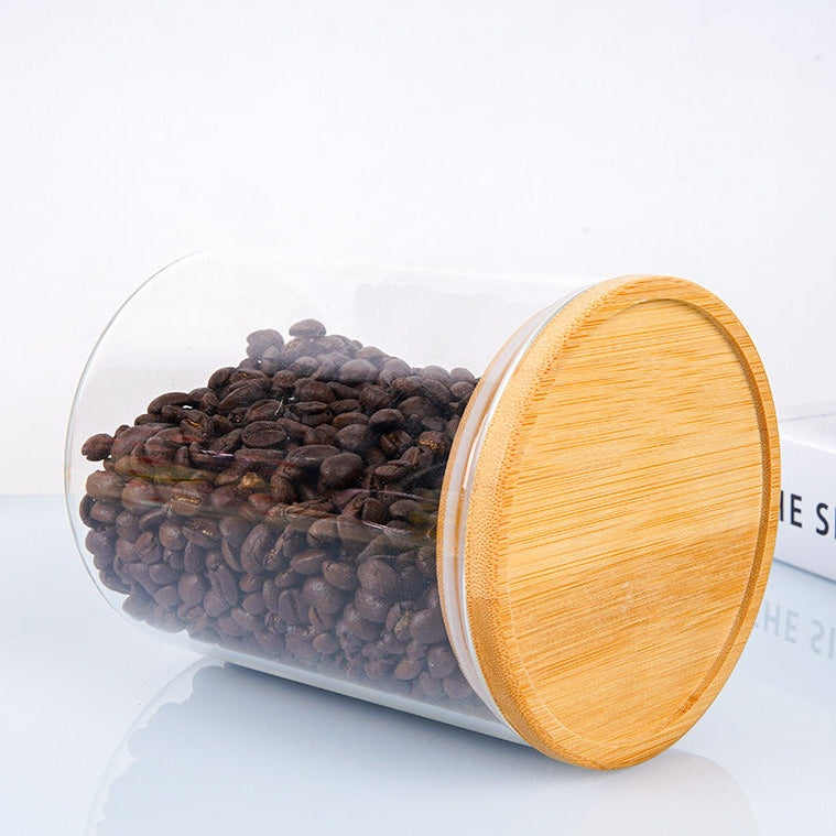 Lot de 5 bocaux en verre avec couvercles hermétiques en bambou, idéaux pour conserver les grains de café frais et bien rangés dans la cuisine.