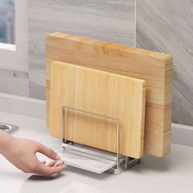 Support planche à découper double barres en métal avec plateaux pour rangement organisé de planches et accessoires de cuisine.