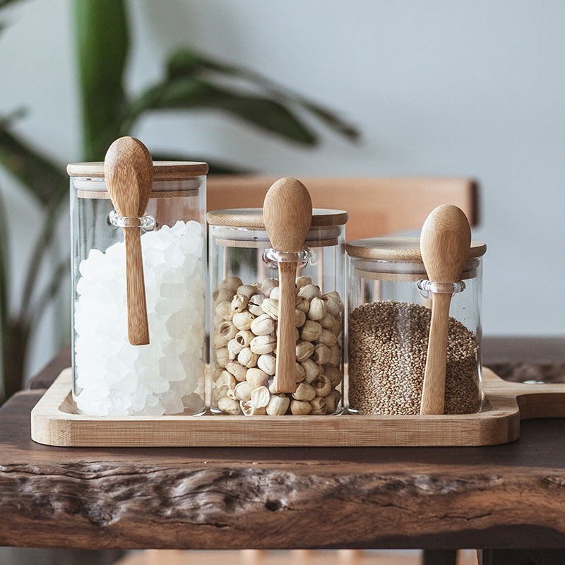 Bocaux en verre avec cuillère en bois