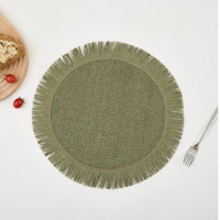 Set de table rond vert en papier tissé avec franges, lot de 4, design naturel et élégant pour protection de table.