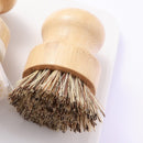 Brosse à vaisselle en bambou avec poignée en bois confortable et fibres robustes pour un nettoyage naturel et durable.
