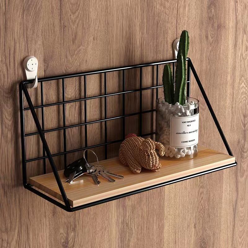 Étagère murale industrielle en bois naturel et métal noir avec rangement pour petits objets décoratifs et pratiques.