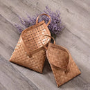 Panier tressé suspendu en bambou